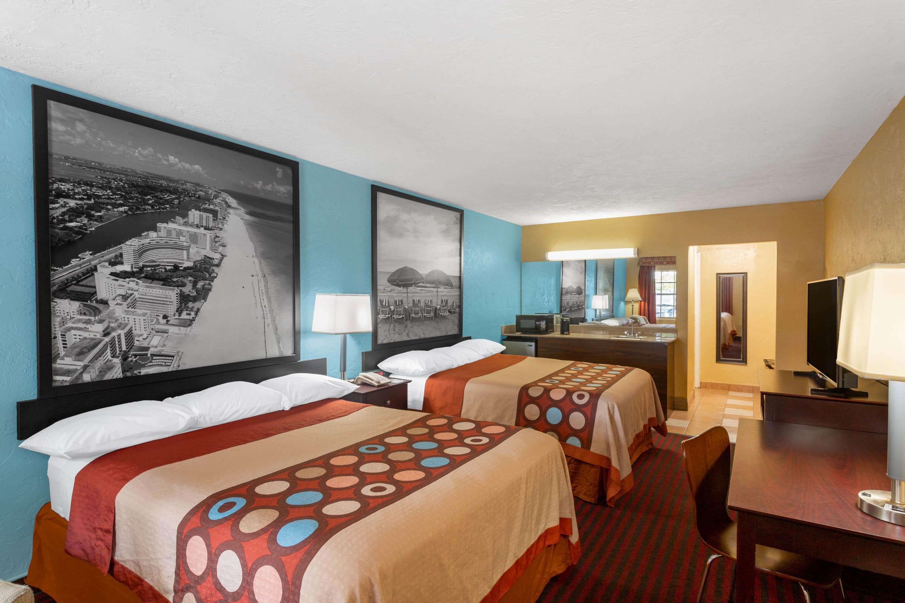 Super 8 By Wyndham Bradenton Sarasota Area Motel Exterior photo