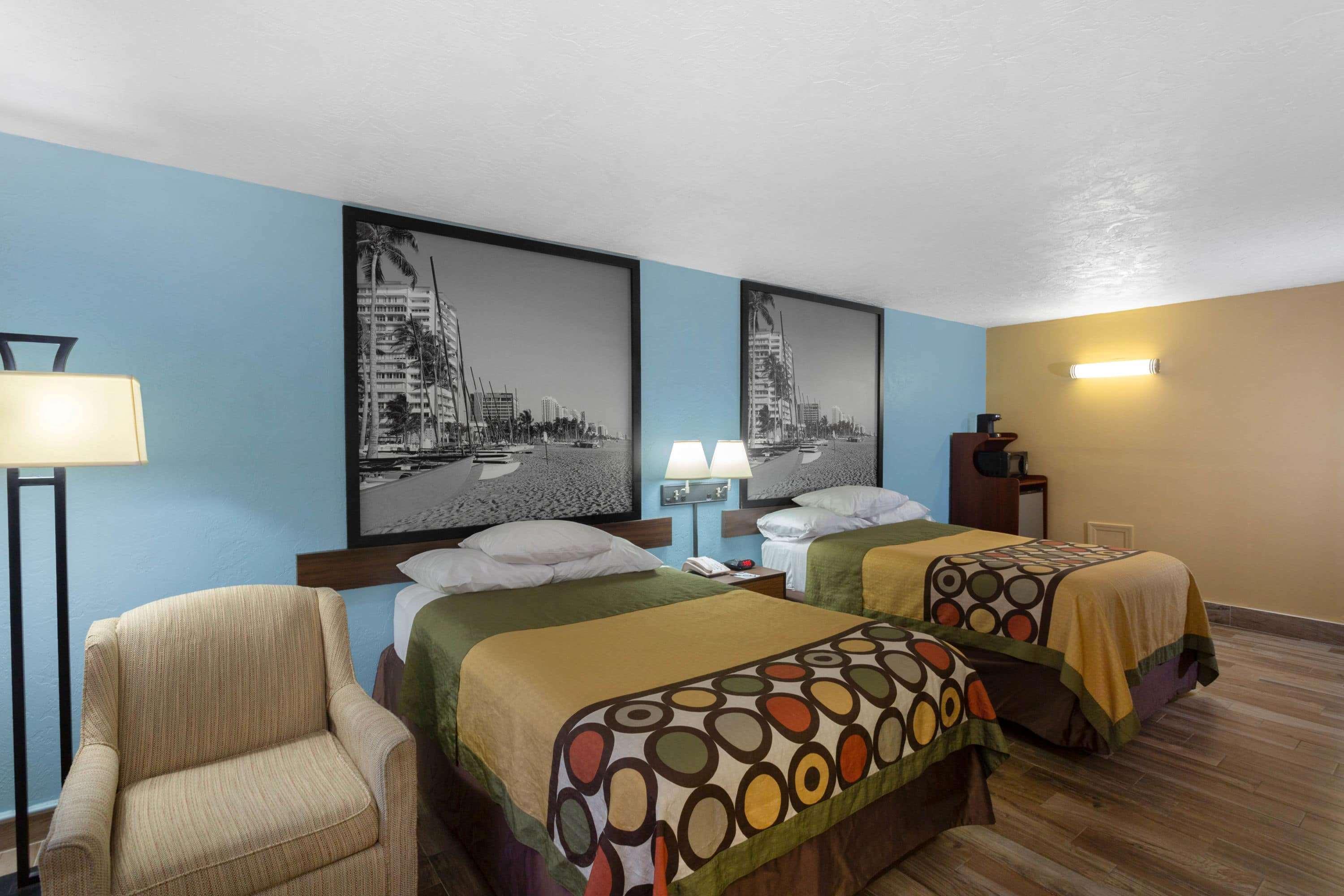 Super 8 By Wyndham Bradenton Sarasota Area Motel Exterior photo